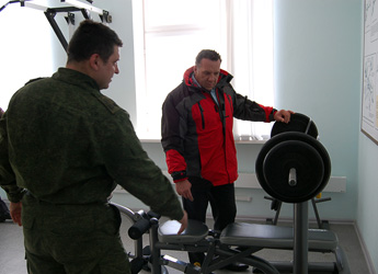Глава Саратова поздравил военнослужащих ракетной дивизии с Днем защитника Отечества